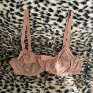 Skims No Show Unlined Nude Bra